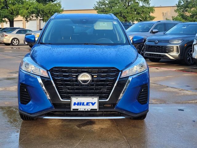 2022 Nissan Kicks SV