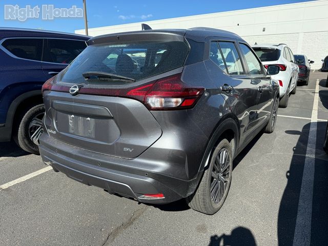 2022 Nissan Kicks SV