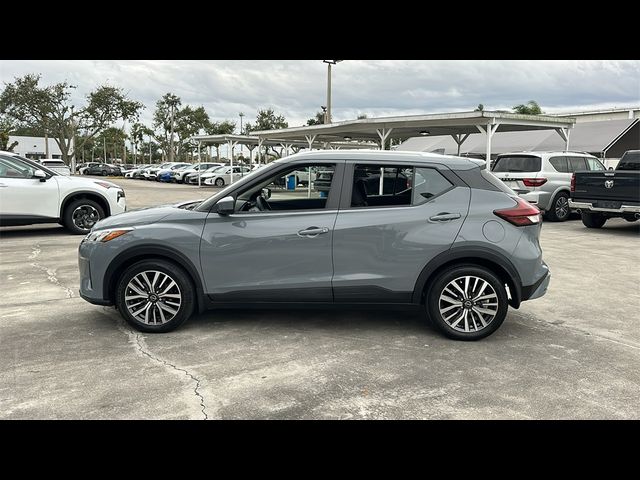 2022 Nissan Kicks SV