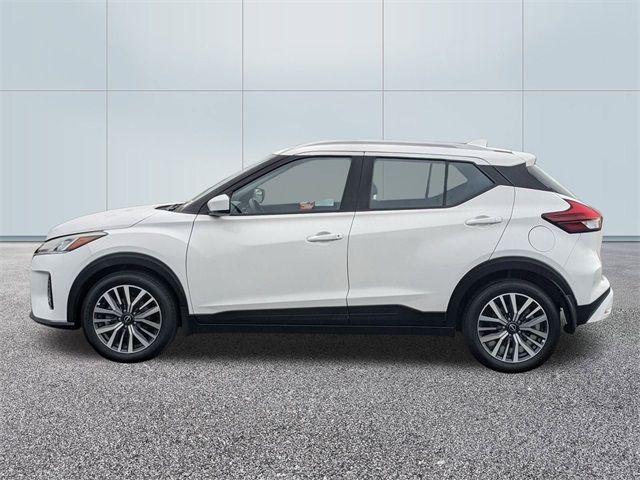 2022 Nissan Kicks SV