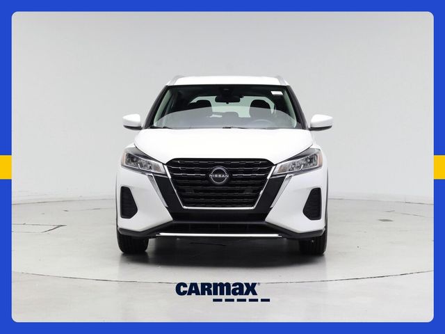 2022 Nissan Kicks SV