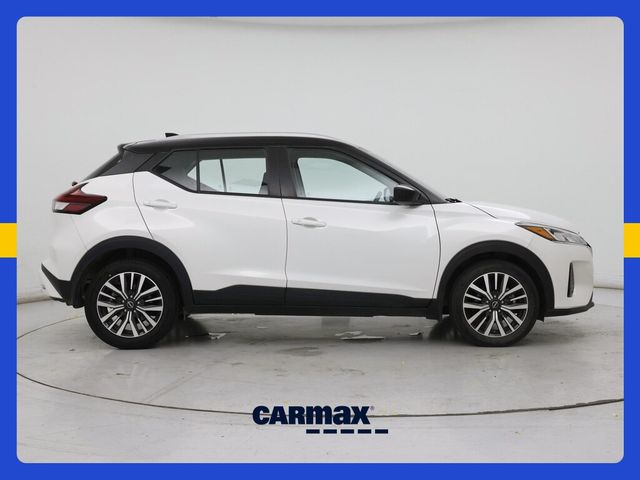 2022 Nissan Kicks SV