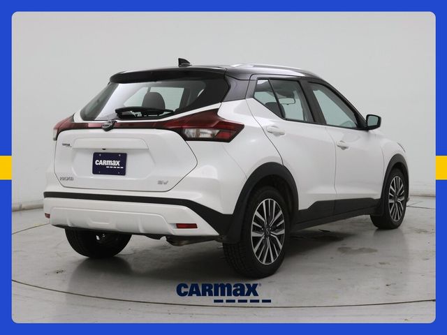 2022 Nissan Kicks SV