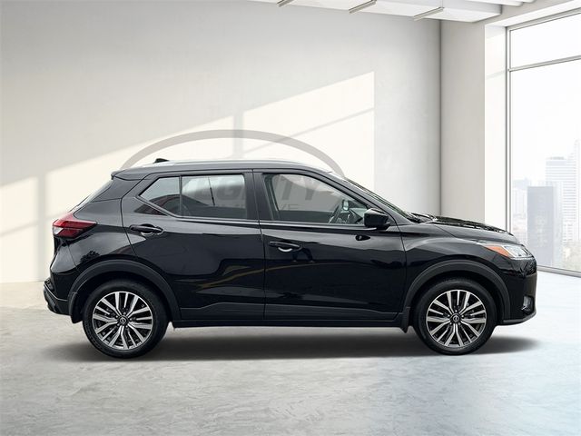 2022 Nissan Kicks SV