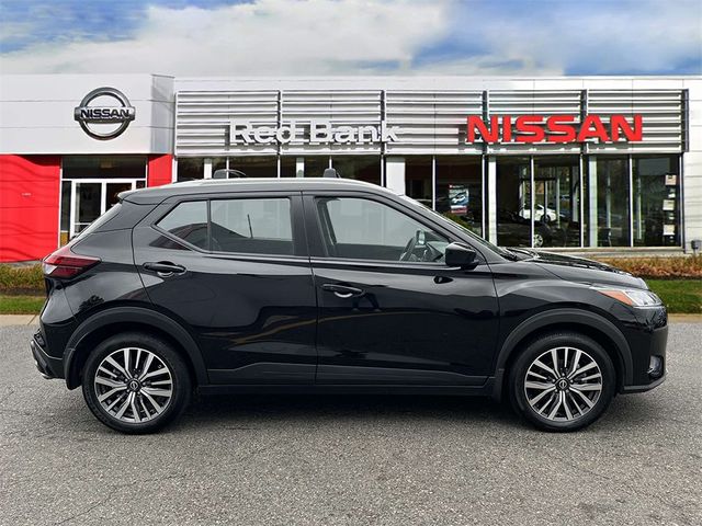 2022 Nissan Kicks SV