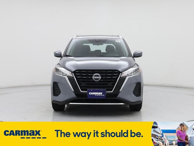 2022 Nissan Kicks SV