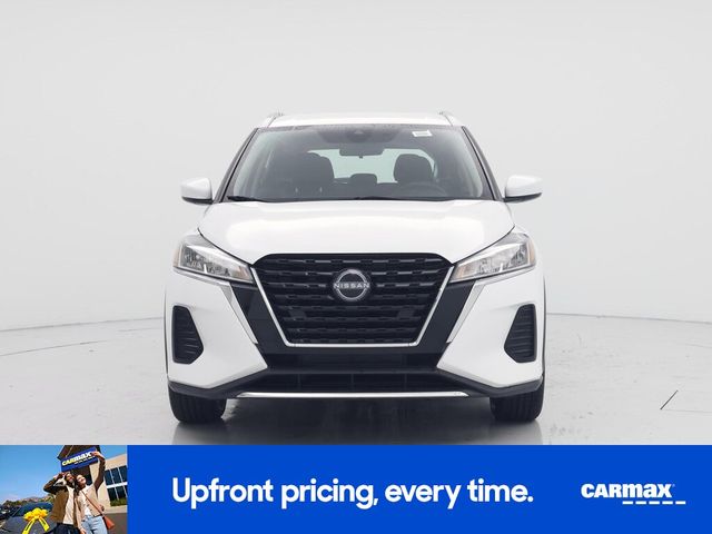 2022 Nissan Kicks SV