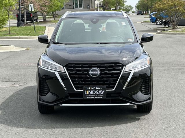 2022 Nissan Kicks SV