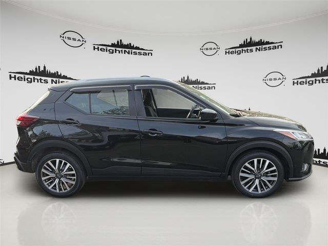 2022 Nissan Kicks SV
