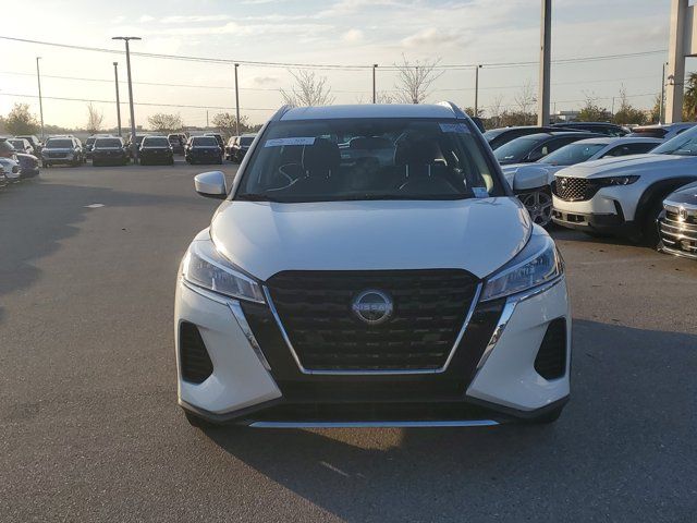 2022 Nissan Kicks SV