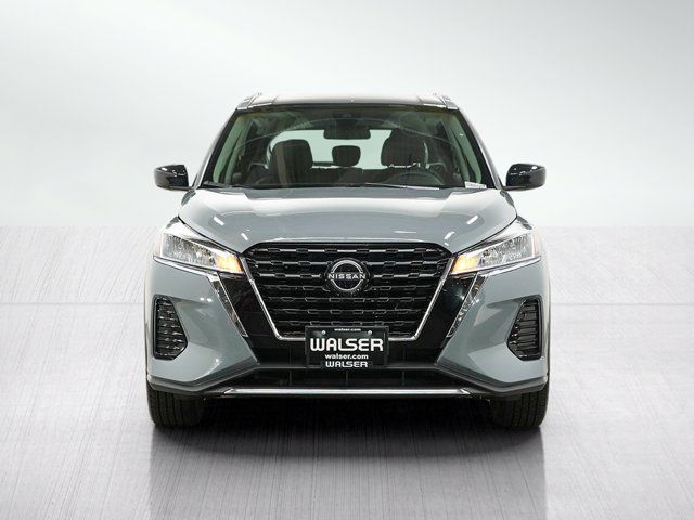2022 Nissan Kicks SV