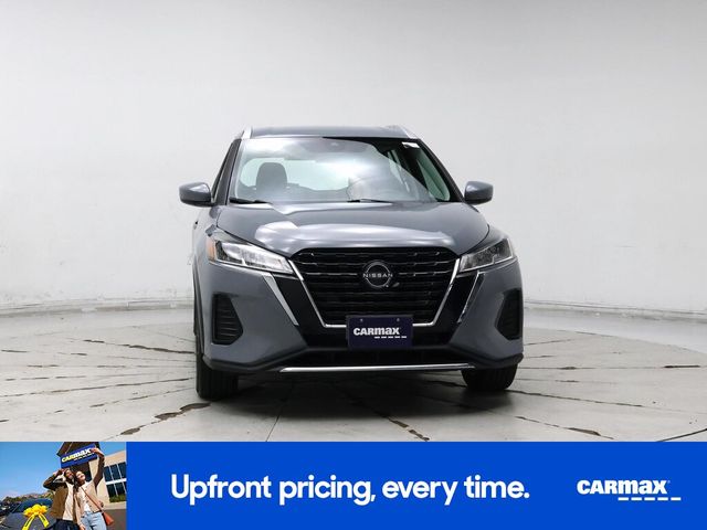 2022 Nissan Kicks SV
