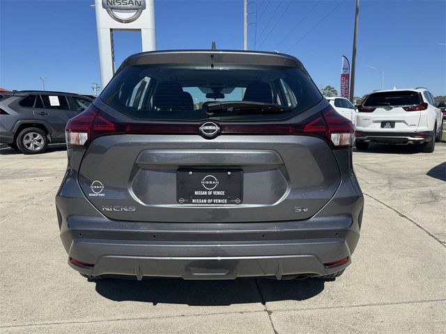 2022 Nissan Kicks SV