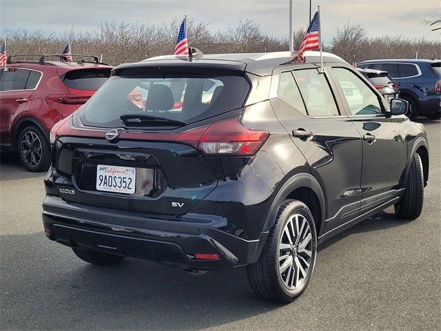 2022 Nissan Kicks SV