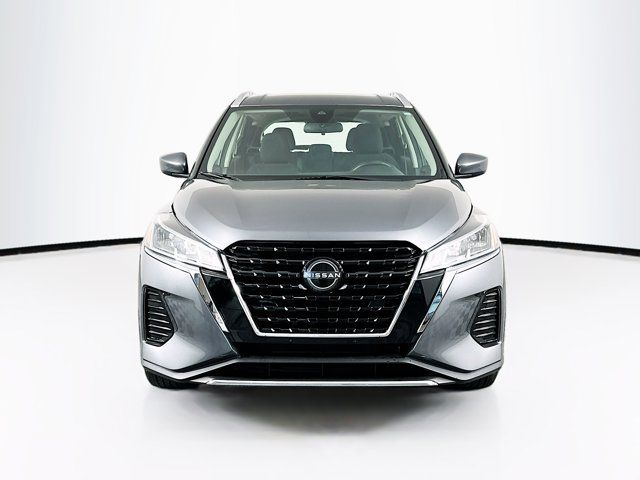 2022 Nissan Kicks SV