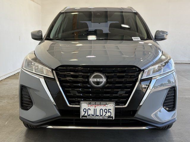 2022 Nissan Kicks SV