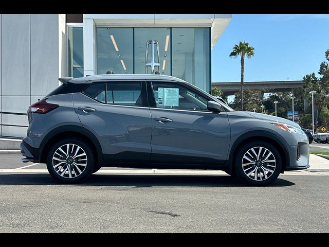 2022 Nissan Kicks SV
