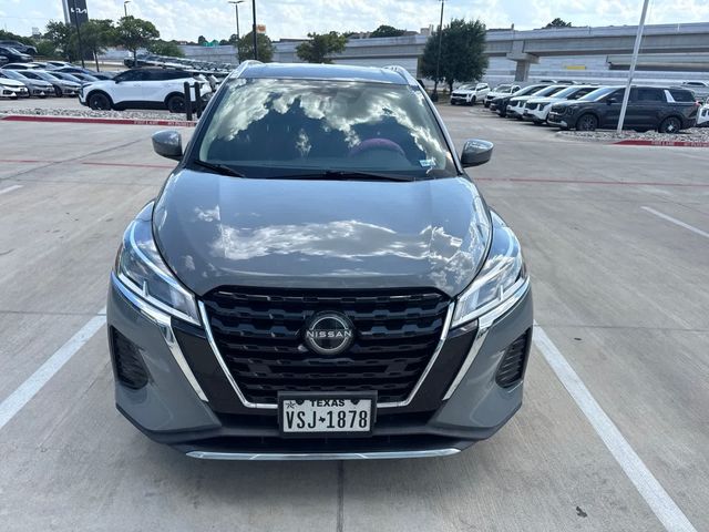 2022 Nissan Kicks SV