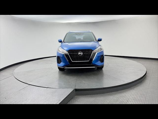 2022 Nissan Kicks SV