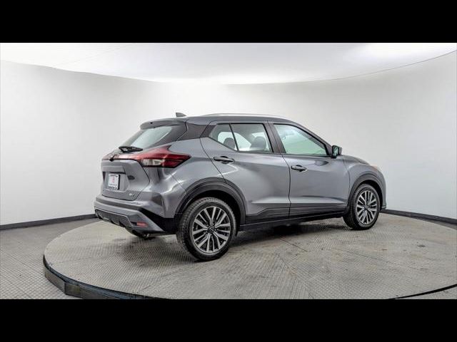 2022 Nissan Kicks SV