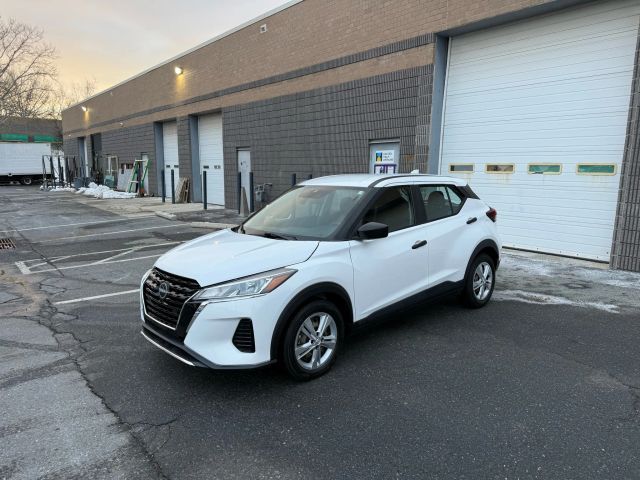 2022 Nissan Kicks S