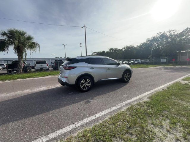 2022 Nissan Murano SV