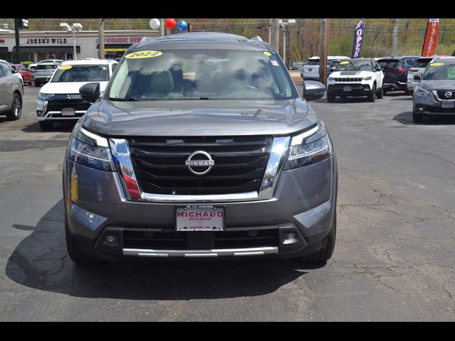 2022 Nissan Pathfinder SL