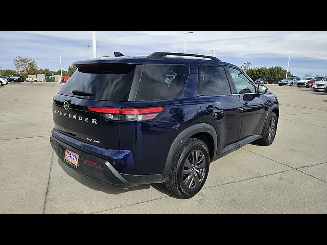 2022 Nissan Pathfinder SV