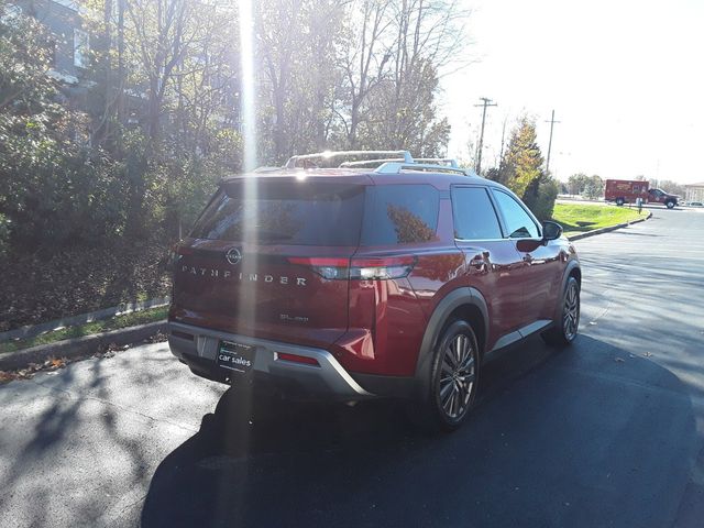 2022 Nissan Pathfinder SL