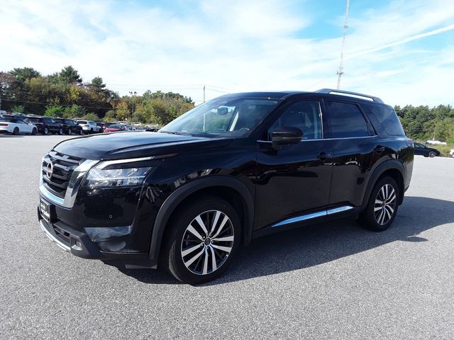 2022 Nissan Pathfinder Platinum