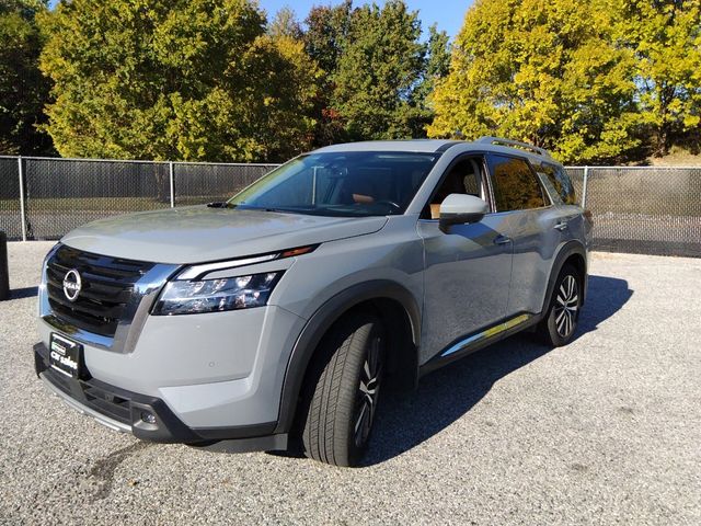 2022 Nissan Pathfinder Platinum