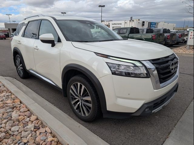 2022 Nissan Pathfinder Platinum
