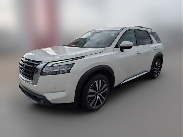 2022 Nissan Pathfinder Platinum