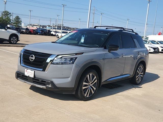 2022 Nissan Pathfinder Platinum