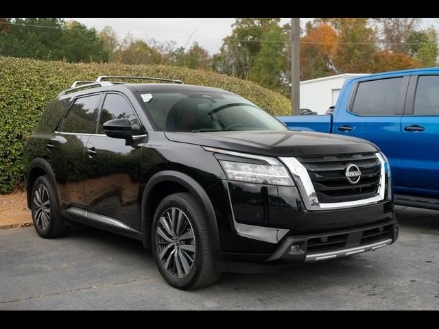 2022 Nissan Pathfinder Platinum