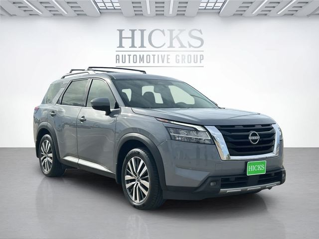 2022 Nissan Pathfinder Platinum