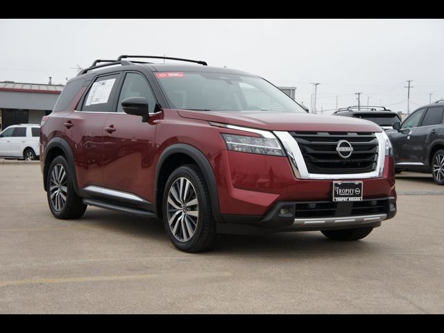 2022 Nissan Pathfinder Platinum