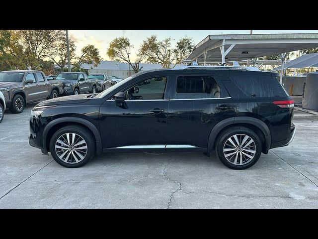 2022 Nissan Pathfinder Platinum