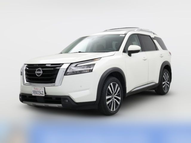 2022 Nissan Pathfinder Platinum