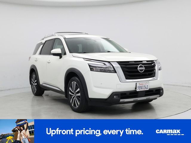 2022 Nissan Pathfinder Platinum