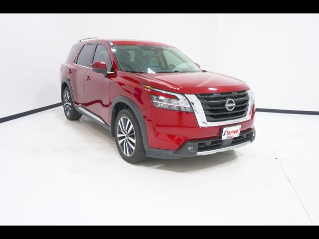 2022 Nissan Pathfinder Platinum