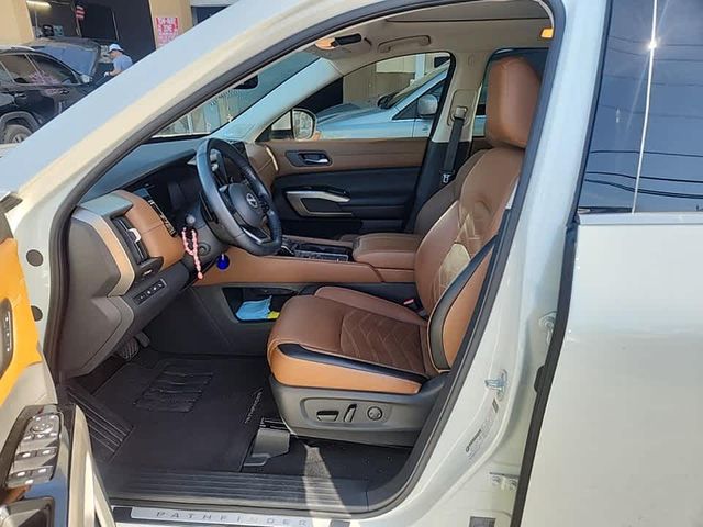 2022 Nissan Pathfinder Platinum