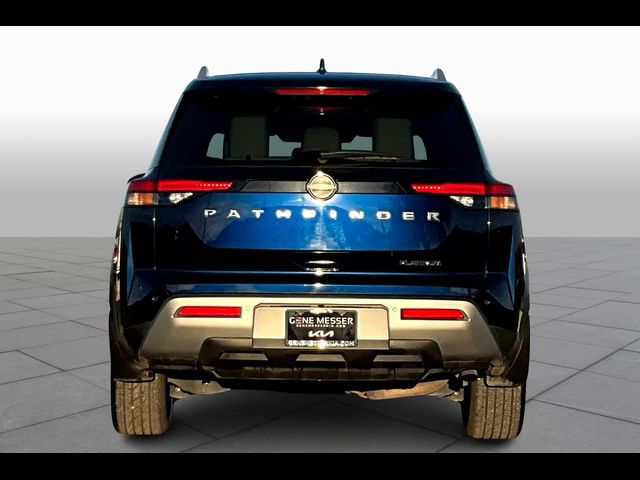 2022 Nissan Pathfinder Platinum