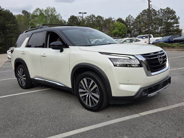 2022 Nissan Pathfinder Platinum