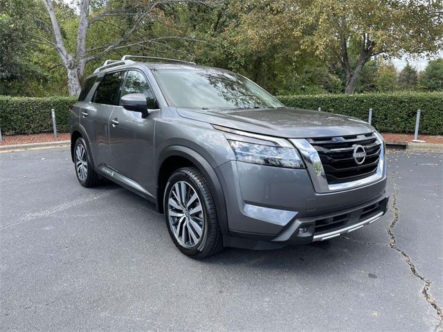 2022 Nissan Pathfinder Platinum