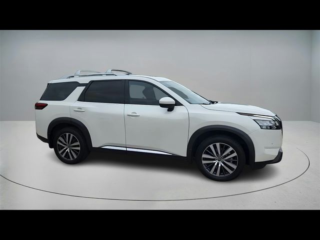 2022 Nissan Pathfinder Platinum