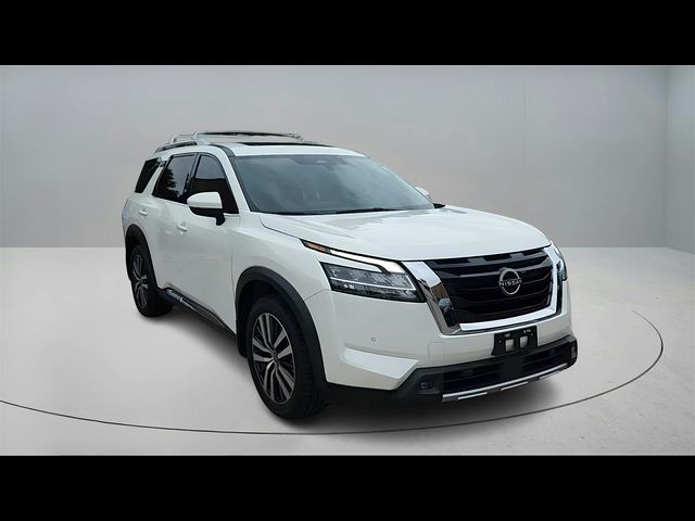 2022 Nissan Pathfinder Platinum