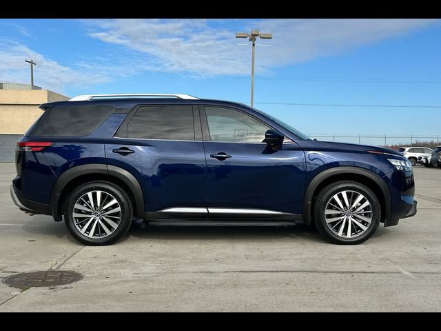 2022 Nissan Pathfinder Platinum