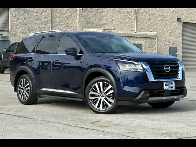 2022 Nissan Pathfinder Platinum