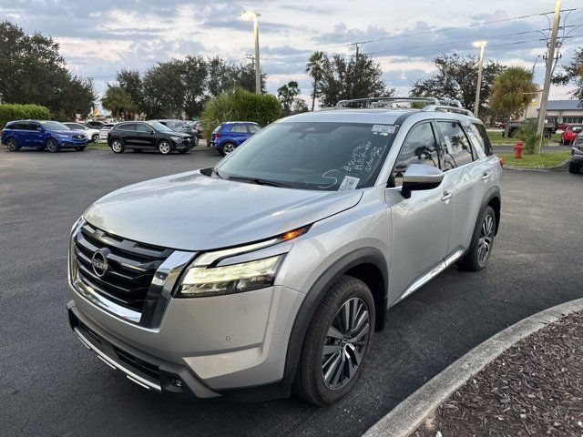 2022 Nissan Pathfinder Platinum